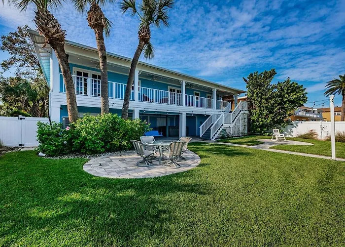 Relax At Our Bay Waterfront Holiday home Clearwater Beach