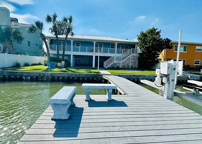 Relax At Our Bay Waterfront Holiday home *